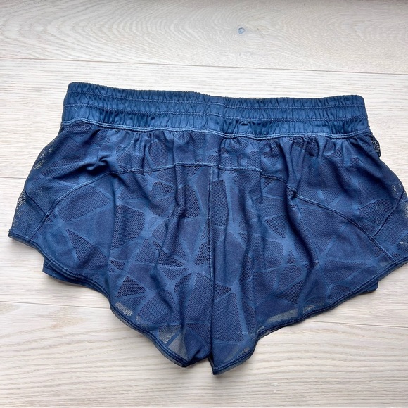 Lululemon City Sky Run By Short size 8 - Picture 2 of 5